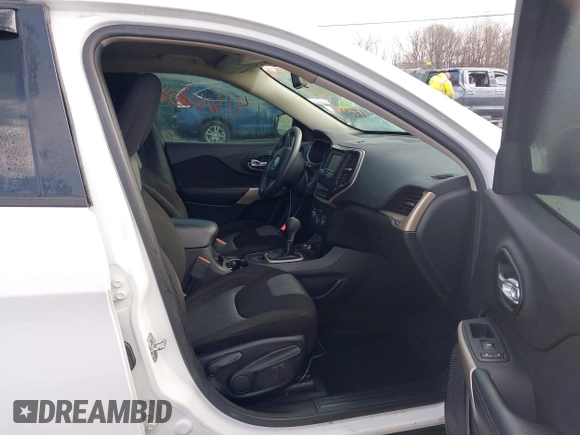 2017 Jeep Cherokee Sport with VIN 1C4PJMAB2HW666711, listed as a IAAI auction lot 41664586 with 42,337 mi miles and . Bid and sale history available at DreamBid. Image 5.