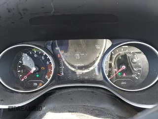 2018 Jeep Compass Altitude с VIN 3C4NJCBB0JT233741, выставлен на аукционе IAAI как лот 42002593 с пробегом 59 889 миль миль и . История ставок и продаж доступна на DreamBid. Изображение 7.