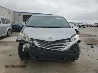 2017 Toyota Sienna XLE Auto Access Seat with VIN 5TDYZ3DC5HS836006, listed as a Copart auction lot 51231435 with 63,342 mi miles and Salvage Title. Bid and sale history available at DreamBid. Image 5.