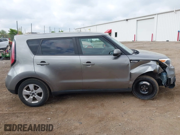 2019 Kia Soul z VIN KNDJN2A28K7662646, wystawiony jako IAAI lot #42246288 z przebiegiem 62 825 mil mil oraz . Historia ofert i sprzedaży dostępna na DreamBid. Obrazek 13.