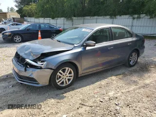 2017 Volkswagen Jetta S z VIN 3VW2B7AJ5HM216290, wystawiony jako Copart lot #62551535 z przebiegiem 110 879 mil mil oraz Szkoda całkowita • Salvage title. Historia ofert i sprzedaży dostępna na DreamBid. Obrazek 1.