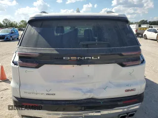 2024 GMC Acadia AWD Denali z VIN 1GKENRKS5RJ181571, wystawiony jako Copart lot #78002434 z przebiegiem 3423 mil mil oraz Szkody całkowita. Historia ofert i sprzedaży dostępna na DreamBid. Obrazek 6.