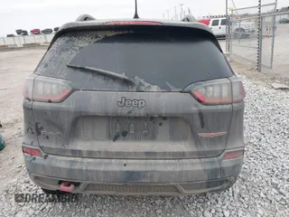 2019 Jeep Cherokee Trailhawk Elite with VIN 1C4PJMBX9KD329661, listed as a IAAI auction lot 41704933 with 1 mi miles. Bid and sale history available at carsss.com. Image 16.