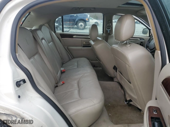 2007 Lincoln Town Car Signature Limited with VIN 1LNHM82W47Y629940, listed as a Copart auction lot 46859945 with 0 mi miles and Salvage Title. Bid and sale history available at carsss.com. Image 11.