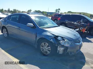 2011 Nissan Altima 2.5 S with VIN 1N4AL2AP4BN489548, listed as a IAAI auction lot 41675139 with 184,886 mi miles. Bid and sale history available at carsss.com. Image 1.