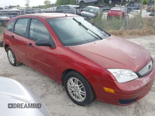 2005 Ford Focus S with VIN 3FAFP37N65R149521, listed as a IAAI auction lot 42023045 with 206,494 mi miles and . Bid and sale history available at carsss.com. Image 1.