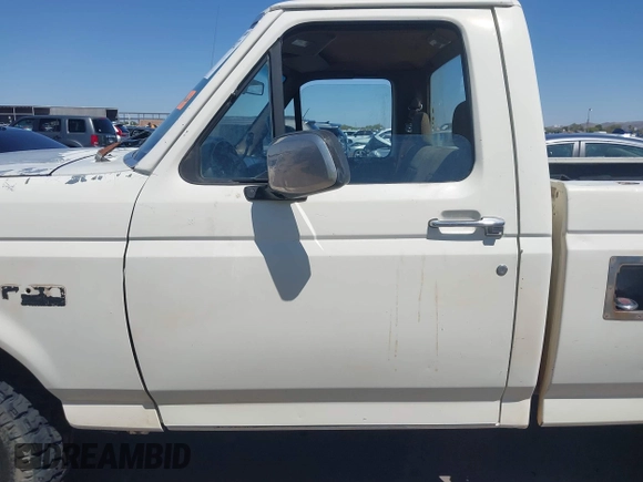 1992 Ford F-150 with VIN 1FTEF14H0NLA47691, listed as a IAAI auction lot 42096312 with 1 mi miles. Bid and sale history available at carsss.com. Image 15.