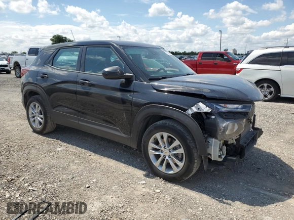 2021 Chevrolet TrailBlazer LS with VIN KL79MMS2XMB111955, listed as a Copart auction lot 62530154 with 35,220 mi miles and Salvage Title. Bid and sale history available at DreamBid. Image 3.