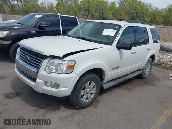 2008 Ford Explorer XLT with VIN 1FMEU73E28UA45435, listed as a IAAI auction lot 42014934 with 207,072 mi miles. Bid and sale history available at carsss.com. Image 17.
