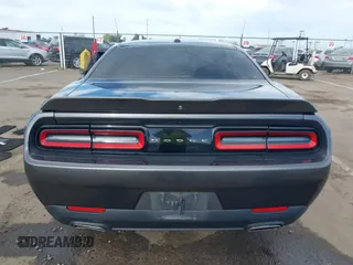 2019 Dodge Challenger SXT z VIN 2C3CDZAG8KH666463, wystawiony jako IAAI lot #42002571 z przebiegiem 78 629 mil mil oraz . Historia ofert i sprzedaży dostępna na DreamBid. Obrazek 16.