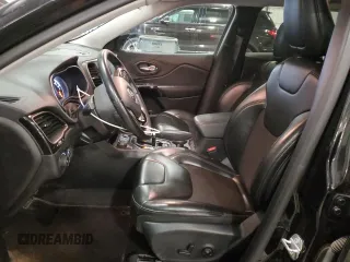 2020 Jeep Cherokee Altitude z VIN 1C4PJMLN9LD533438, wystawiony jako Copart lot #52983455 z przebiegiem 102 815 mil mil oraz Szkoda całkowita • Salvage title. Historia ofert i sprzedaży dostępna na DreamBid. Obrazek 7.