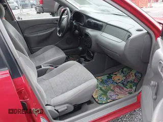 1997 Ford Escort LX z VIN 1FALP13P6VW375778, wystawiony jako IAAI lot #42787699 z przebiegiem 86 715 mil mil oraz . Historia ofert i sprzedaży dostępna na DreamBid. Obrazek 5.