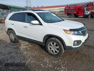 2012 Kia Sorento LX z VIN 5XYKT3A67CG210467, wystawiony jako IAAI lot #41561850 z przebiegiem 169 784 mil mil oraz . Historia ofert i sprzedaży dostępna na DreamBid. Obrazek 1.