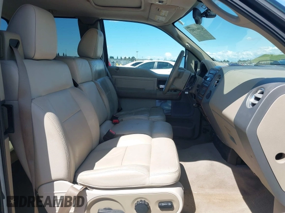 2004 Ford F-150 XL with VIN 1FTPX125X4NB31552, listed as a IAAI auction lot 41906943 with 256,688 mi miles. Bid and sale history available at carsss.com. Image 5.
