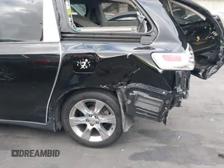 2013 Toyota Sienna SE z VIN 5TDXK3DC3DS405075, wystawiony jako IAAI lot #42127766 z przebiegiem 74 110 mil mil oraz . Historia ofert i sprzedaży dostępna na DreamBid. Obrazek 19.