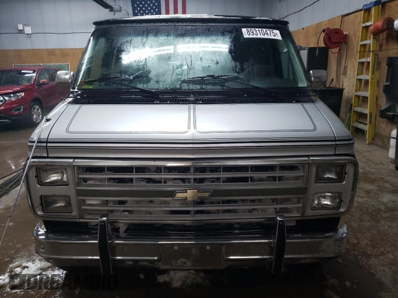 1988 Chevrolet Chevy Van z VIN 2GBEG25K2J4137750, wystawiony jako Copart lot #51053075 z przebiegiem 26 823 mil mil oraz Szkoda całkowita • Salvage title. Historia ofert i sprzedaży dostępna na DreamBid. Obrazek 5.