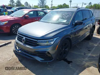 2024 Volkswagen Tiguan SE R-Line Black с VIN 3VVCB7AX2RM010794, выставлен на аукционе IAAI как лот 41894596 с пробегом 25 136 миль миль и . История ставок и продаж доступна на DreamBid. Изображение 19.