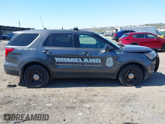 2016 Ford Utility Police Interceptor with VIN 1FM5K8AR2GGA62704, listed as a IAAI auction lot 42005557 with 123,661 mi miles. Bid and sale history available at carsss.com. Image 13.