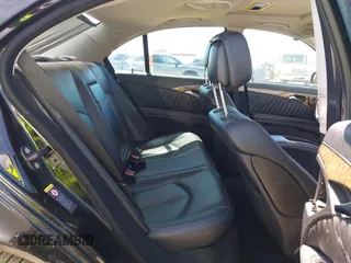 2007 Mercedes-Benz E 550 z VIN WDBUF72X57B021832, wystawiony jako IAAI lot #42383326 z przebiegiem 136 460 mil mil oraz . Historia ofert i sprzedaży dostępna na DreamBid. Obrazek 8.