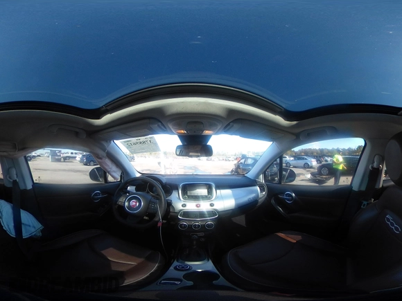 2016 FIAT 500X Lounge z VIN ZFBCFXDT2GP363767, wystawiony jako IAAI lot #37885612 z przebiegiem 74 859 mil mil oraz . Historia ofert i sprzedaży dostępna na DreamBid. Obrazek 18.