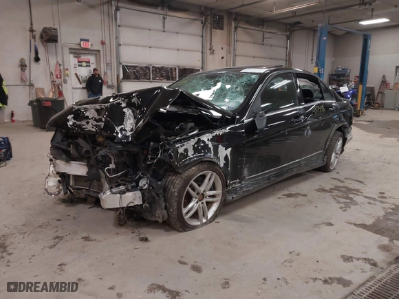 2014 Mercedes-Benz C-Class C 300 Sport with VIN WDDGF8AB0ER305650, listed as a IAAI auction lot 41175588 with 78,174 mi miles. Bid and sale history available at carsss.com. Image 16.