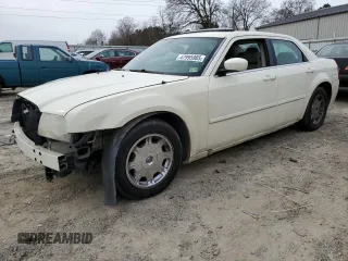 2005 Chrysler 300 with VIN 2C3AA53GX5H667639, listed as a Copart auction lot 47995985 with 70,890 mi miles and Clean Title. Bid and sale history available at carsss.com. Image 1.
