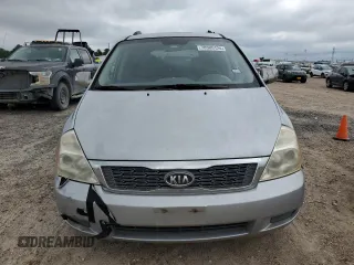 2011 Kia Sedona LX with VIN KNDMG4C79B6364284, listed as a Copart auction lot 70385124 with 308,471 mi miles and Clean Title. Bid and sale history available at carsss.com. Image 5.