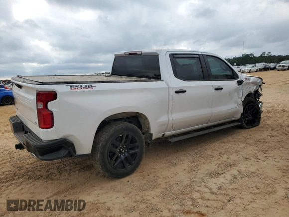 2022 Chevrolet Silverado 1500 LT Trail Boss with VIN 3GCUDFED1NG671782, listed as a Copart auction lot 81838534 with 42,763 mi miles and Salvage Title. Bid and sale history available at DreamBid. Image 3.