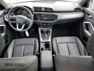 2024 Audi Q3 S line Premium z VIN WA1DECF36R1027887, wystawiony jako Copart lot #49717615 z przebiegiem 17 736 mil mil oraz Szkoda całkowita • Salvage title. Historia ofert i sprzedaży dostępna na DreamBid. Obrazek 8.