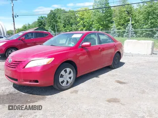 2007 Toyota Camry CE z VIN 4T1BE46K77U067512, wystawiony jako IAAI lot #42310634 z przebiegiem 153 322 mil mil oraz . Historia ofert i sprzedaży dostępna na DreamBid. Obrazek 2.