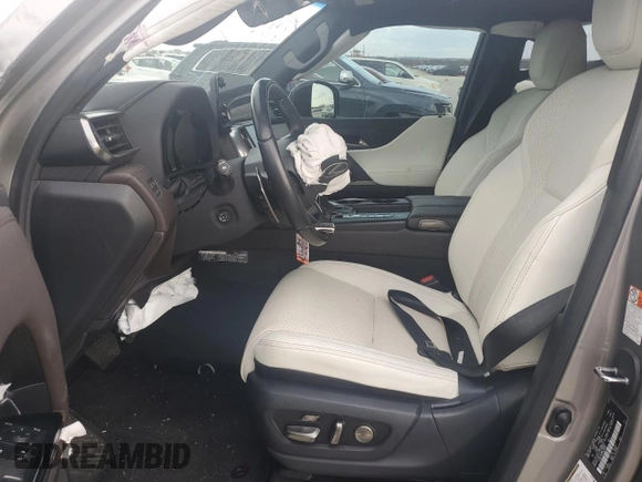2023 Lexus LX 600 Luxury z VIN JTJGB7CX2P4014931, wystawiony jako Copart lot #84830704 z przebiegiem 47 282 mil mil oraz Szkoda całkowita • Salvage title. Historia ofert i sprzedaży dostępna na DreamBid. Obrazek 7.