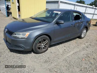 2012 Volkswagen Jetta SE z VIN 3VWDP7AJ2CM461406, wystawiony jako Copart lot #57910525 z przebiegiem 181 482 mil mil oraz Szkody całkowita. Historia ofert i sprzedaży dostępna na DreamBid. Obrazek 1.