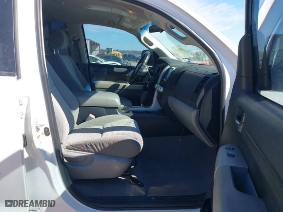 2008 Toyota Tundra 2WD Truck with VIN 5TFEV54168X054915, listed as a IAAI auction lot 41636689 with 223,303 mi miles. Bid and sale history available at carsss.com. Image 5.