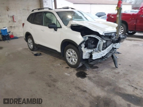 2021 Subaru Forester with VIN JF2SKADC6MH582725, listed as a IAAI auction lot 41270709 with 31,206 mi miles. Bid and sale history available at carsss.com. Image 1.