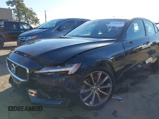 2019 Volvo S60 Momentum with VIN 7JRA22TK0KG013107, listed as a IAAI auction lot 41646660 with 29,461 mi miles. Bid and sale history available at carsss.com. Image 6.