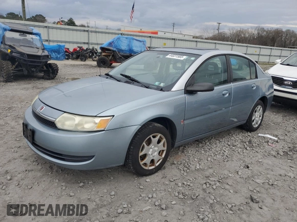 2003 Saturn ION ION 2 z VIN 1G8AZ52F23Z164837, wystawiony jako Copart lot #44031565 z przebiegiem 208 795 mil mil oraz Szkody całkowita. Historia ofert i sprzedaży dostępna na DreamBid. Obrazek 1.
