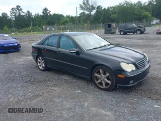 2007 Mercedes-Benz C 230 Sport z VIN WDBRF52H27E027699, wystawiony jako IAAI lot #42502206 z przebiegiem 184 039 mil mil oraz . Historia ofert i sprzedaży dostępna na DreamBid. Obrazek 1.