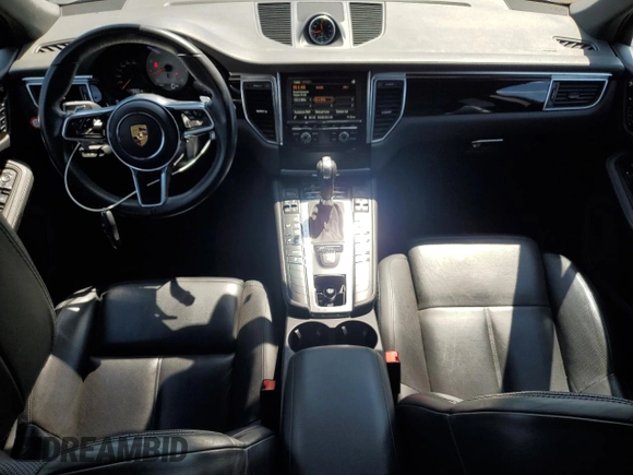 2016 Porsche Macan S z VIN WP1AB2A54GLB51595, wystawiony jako Copart lot #55669595 z przebiegiem 49 805 mil mil oraz Szkoda całkowita • Salvage title. Historia ofert i sprzedaży dostępna na DreamBid. Obrazek 8.