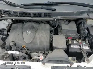 2018 Toyota Sienna SE Premium with VIN 5TDXZ3DC9JS953864, listed as a Copart auction lot 81602955 with 125,295 mi miles and Clean title. Bid and sale history available at DreamBid. Image 14.