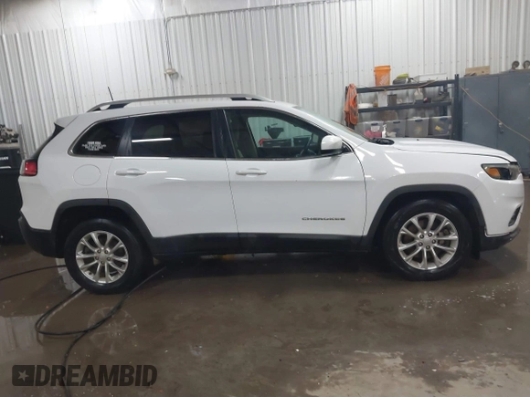 2019 Jeep Cherokee Latitude with VIN 1C4PJLCX2KD205286, listed as a IAAI auction lot 41276437 with 112,333 mi miles. Bid and sale history available at carsss.com. Image 13.