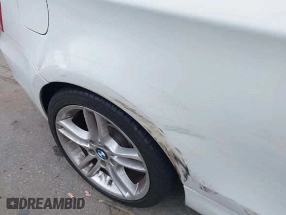 2013 BMW 1 Series 135i with VIN WBAUC9C54DVY60154, listed as a IAAI auction lot 42354743 with 159,571 mi miles and . Bid and sale history available at DreamBid. Image 18.