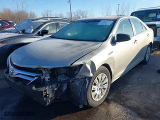 2013 Toyota Camry Hybrid LE with VIN 4T1BD1FK8DU093467, listed as a IAAI auction lot 41585354 with 239,604 mi miles. Bid and sale history available at carsss.com. Image 2.