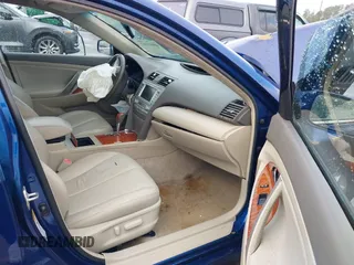 2008 Toyota Camry LE z VIN 4T1BK46K88U069070, wystawiony jako IAAI lot #40885342 z przebiegiem 156 036 mil mil oraz . Historia ofert i sprzedaży dostępna na DreamBid. Obrazek 5.