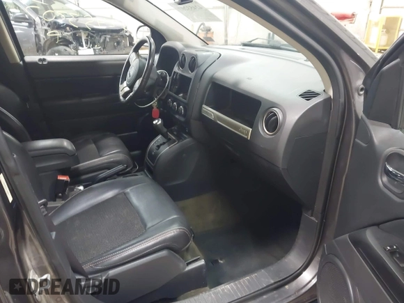 2016 Jeep Compass Sport с VIN 1C4NJDBB5GD785014, выставлен на аукционе IAAI как лот 42453207 с пробегом 56 904 миль миль и . История ставок и продаж доступна на DreamBid. Изображение 5.