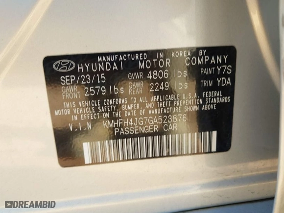 2016 Hyundai Azera Limited with VIN KMHFH4JG7GA523876, listed as a IAAI auction lot 41661638 with 111,875 mi miles. Bid and sale history available at carsss.com. Image 9.