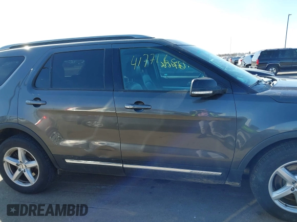2017 Ford Explorer XLT z VIN 1FM5K8DHXHGB48783, wystawiony jako IAAI lot #41771686 z przebiegiem 104 809 mil mil oraz . Historia ofert i sprzedaży dostępna na DreamBid. Obrazek 13.