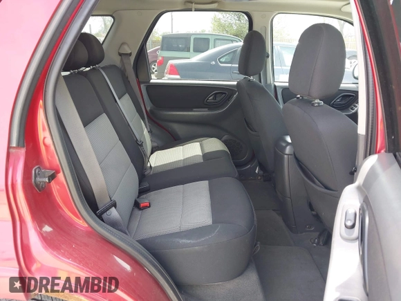 2007 Ford Escape XLT with VIN 1FMYU03117KB44940, listed as a IAAI auction lot 42148846 with 238,871 mi miles. Bid and sale history available at carsss.com. Image 8.