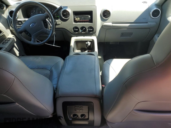 2004 Ford Expedition Special Service with VIN 1FMPU15L14LB12706, listed as a Copart auction lot 49137855 with 118,306 mi miles and Salvage Title. Bid and sale history available at carsss.com. Image 8.