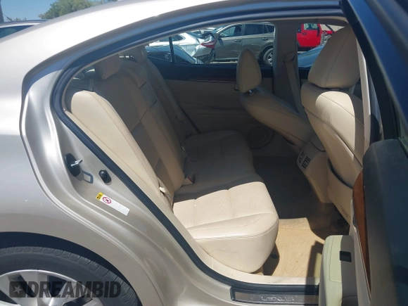 2013 Lexus ES 300h z VIN JTHBW1GG9D2012639, wystawiony jako IAAI lot #42157365 z przebiegiem 102 070 mil mil oraz . Historia ofert i sprzedaży dostępna na DreamBid. Obrazek 8.