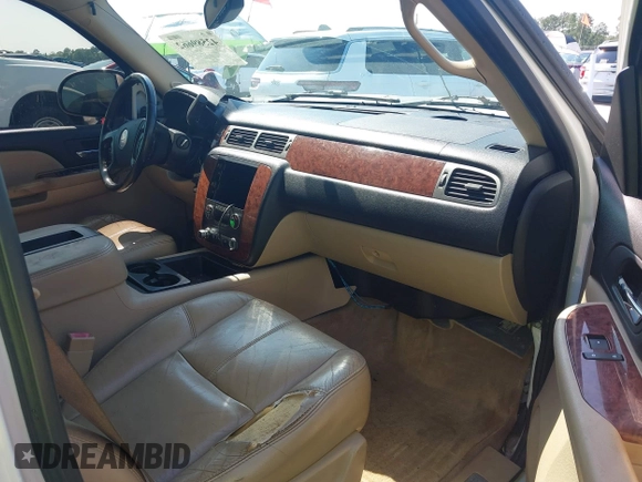 2007 Chevrolet Avalanche LTZ z VIN 3GNEC12037G254623, wystawiony jako IAAI lot #42589662 z przebiegiem 248 688 mil mil oraz . Historia ofert i sprzedaży dostępna na DreamBid. Obrazek 5.